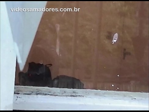 ❤️ Omu cornu chì fighjula a so fidanzata cù un altru tippu, registrendu un video di cazzo senza disturbà a coppia ❤️ Video porno à co.super-vip.top